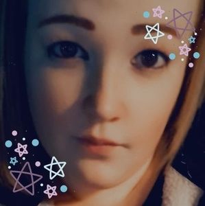 Meet your Posher, Alicia